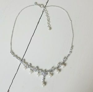 Delicate Pearl and Rhinestone Necklace